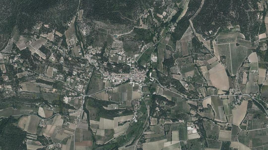 Photo 2 — Vaugines, Vaucluse (84160)