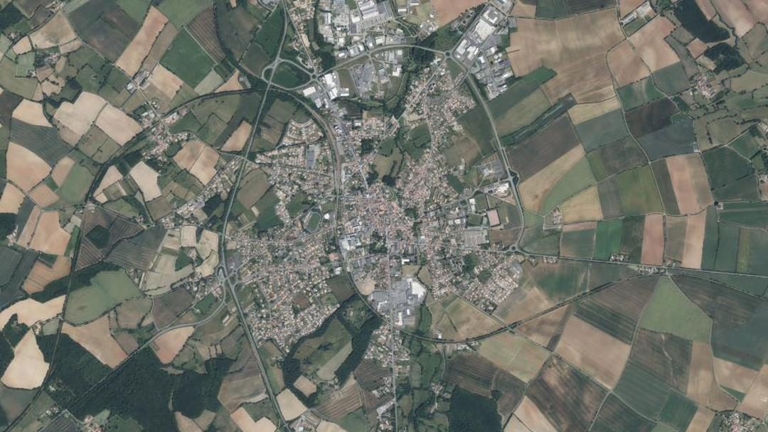 Photo 6 — Chantonnay, Vendée (85110)