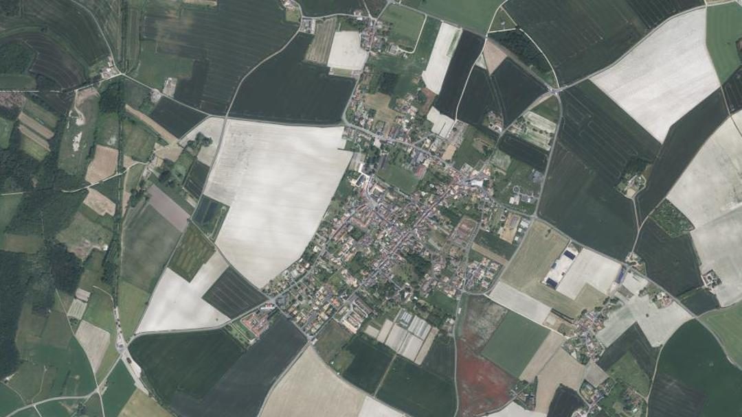 Photo 2 — Monts-sur-Guesnes, Vienne (86420)