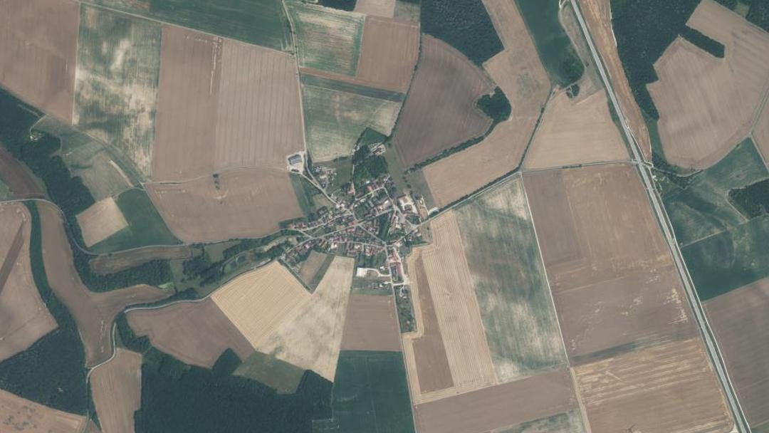 Photo 2 — Moulins-en-Tonnerrois, Yonne (89310)