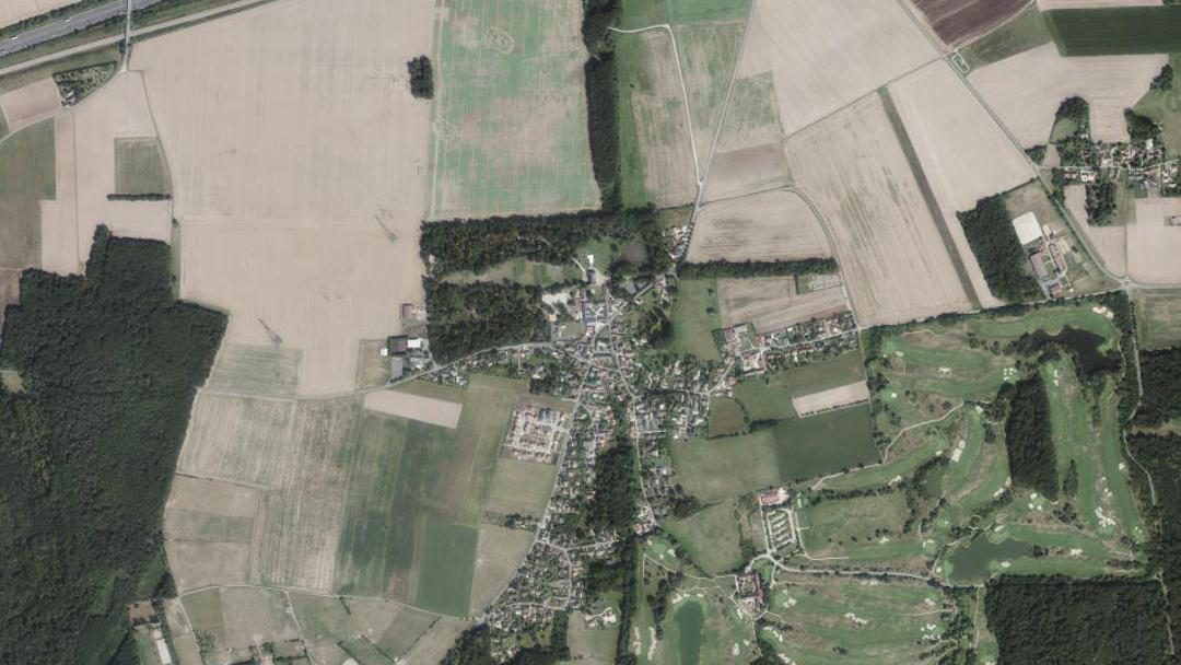 Photo 2 — Vaugrigneuse, Essonne (91640)