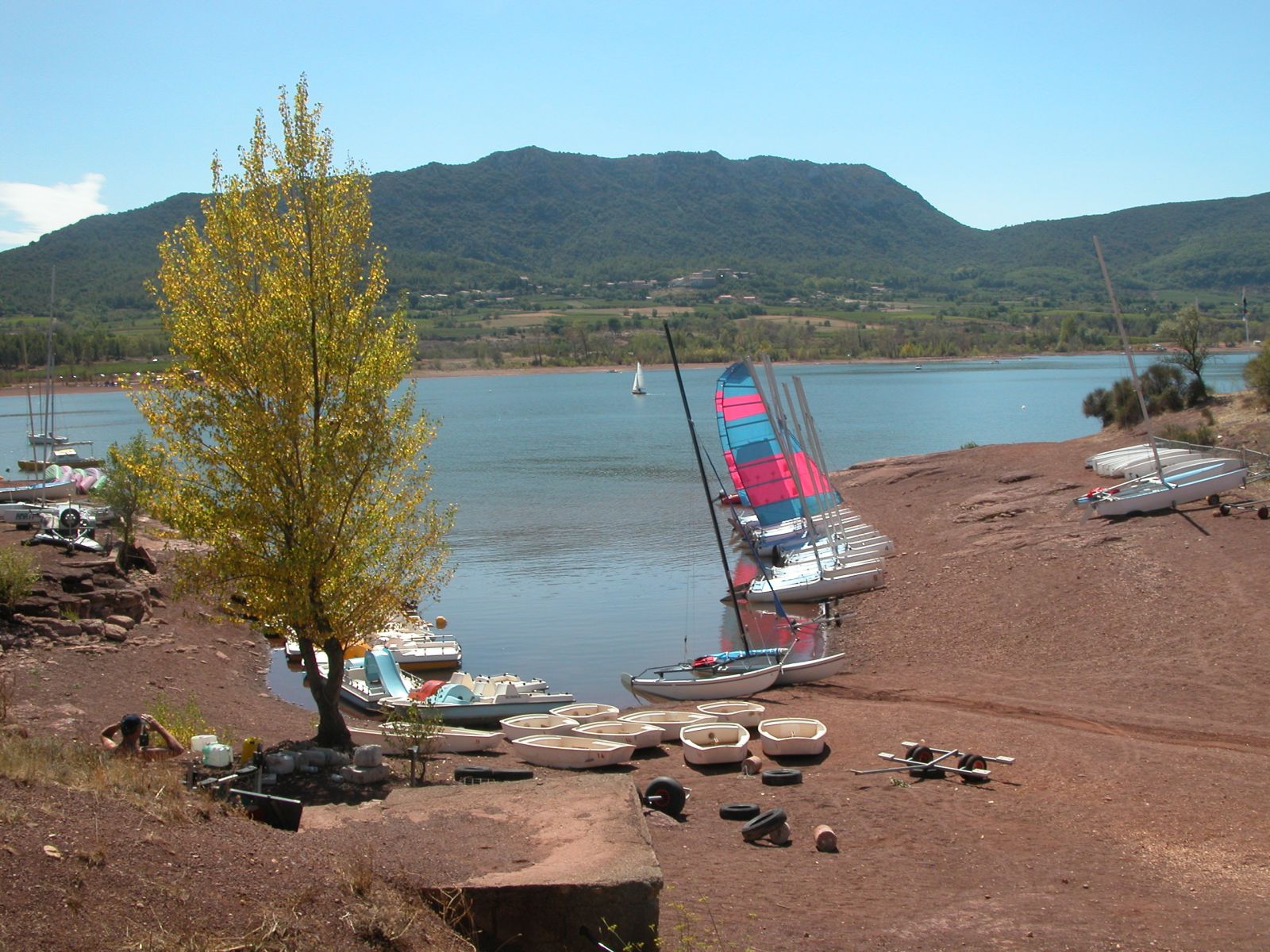 LAC DU SALAGOU-LES VAILHES