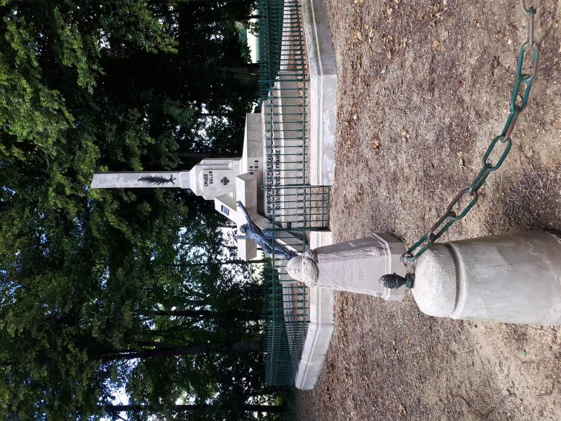 Monument de la Croix-Brisée