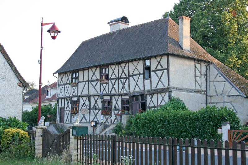 Maison à pans de bois dite Logis de Henri IV
