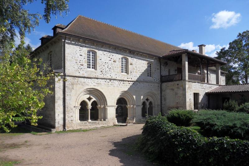 Abbaye Saint-Gilbert de Neuffontaines