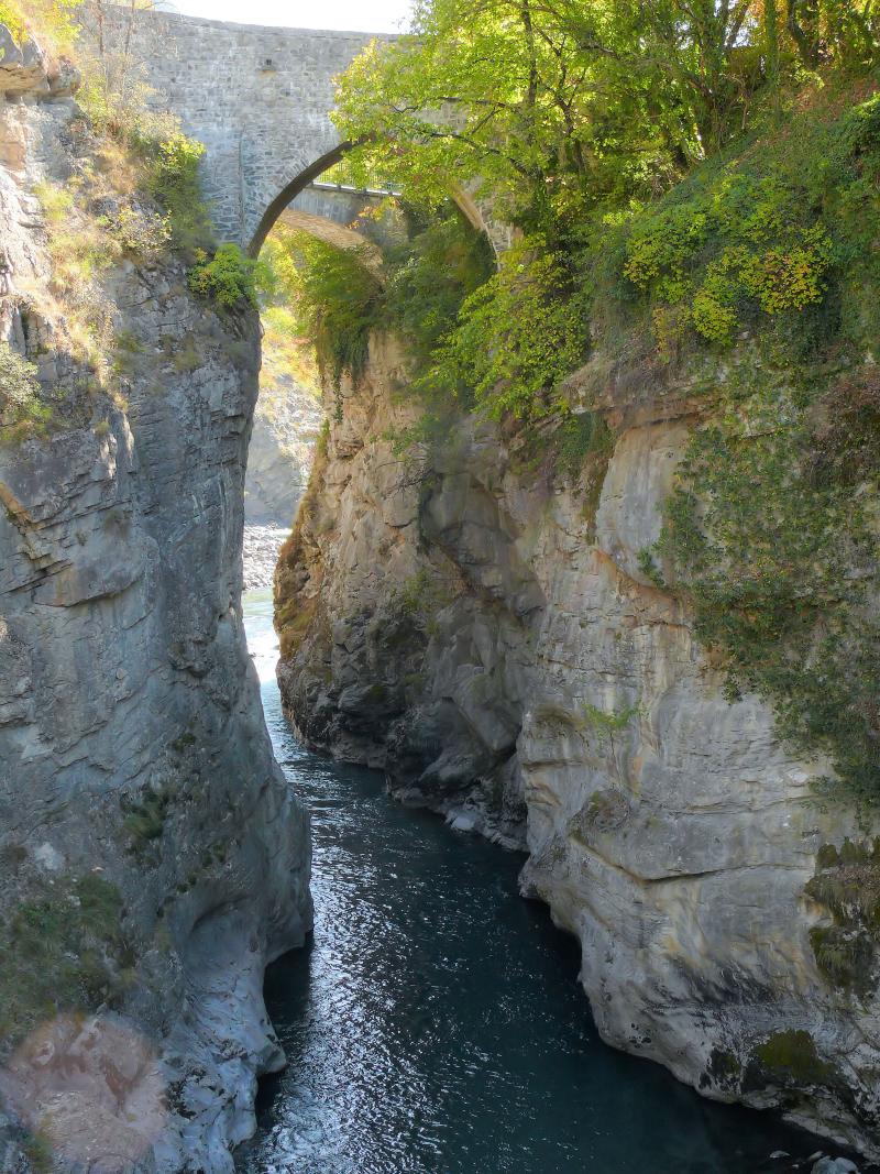 Pont ancien du Lauzet dit pont romain sur l'Ubaye