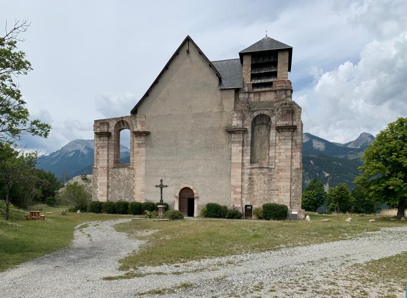 Eglise inachevée comprise dans l'ensemble architectural de la place-forte