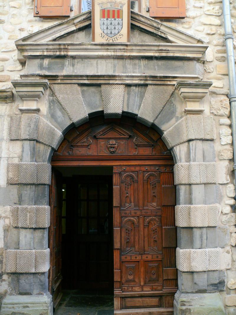 Maison dite hôtel de Perrinet, actuellement mairie, ancien hôtel de Lesdiguières