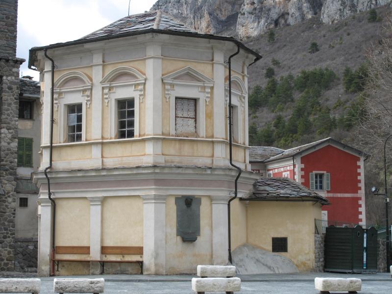 Chapelle des Pénitents Blancs ou chapelle Saint-Michel