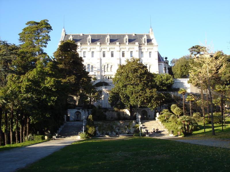 Châteaux de Valrose, actuellement Université de Nice (Faculté des Sciences)