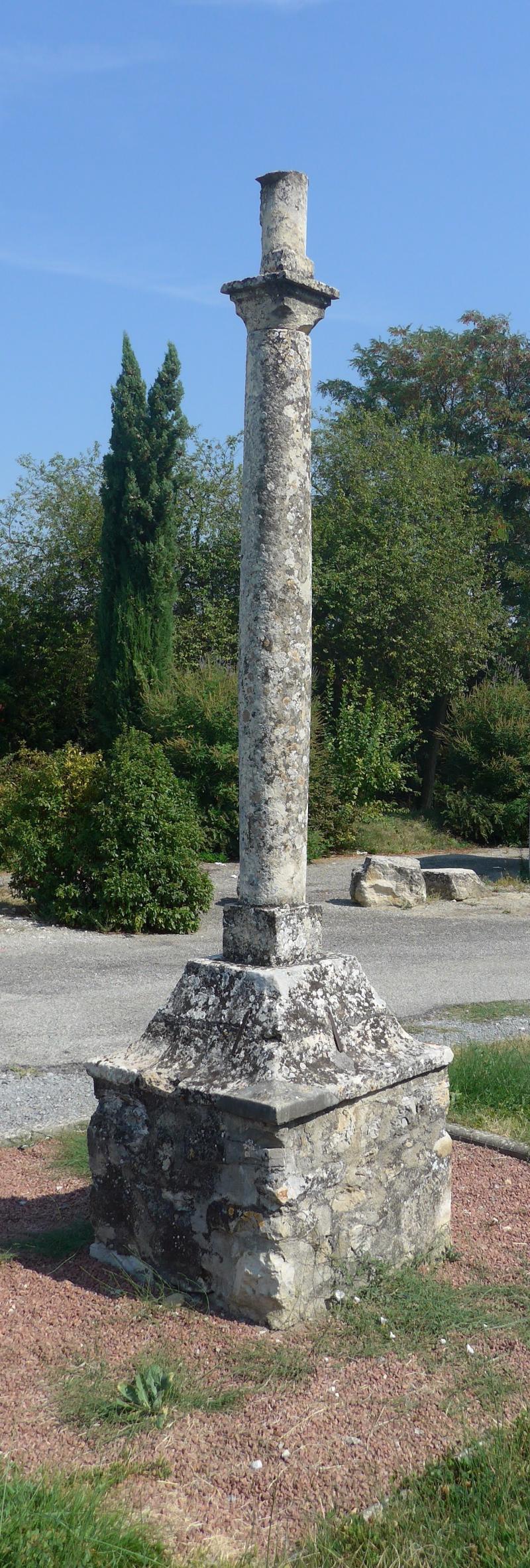 Croix de chemin dite Croix rouge