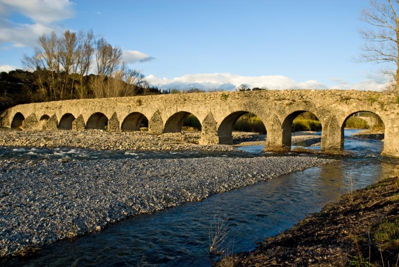 Pont romain franchissant l'Escoutay