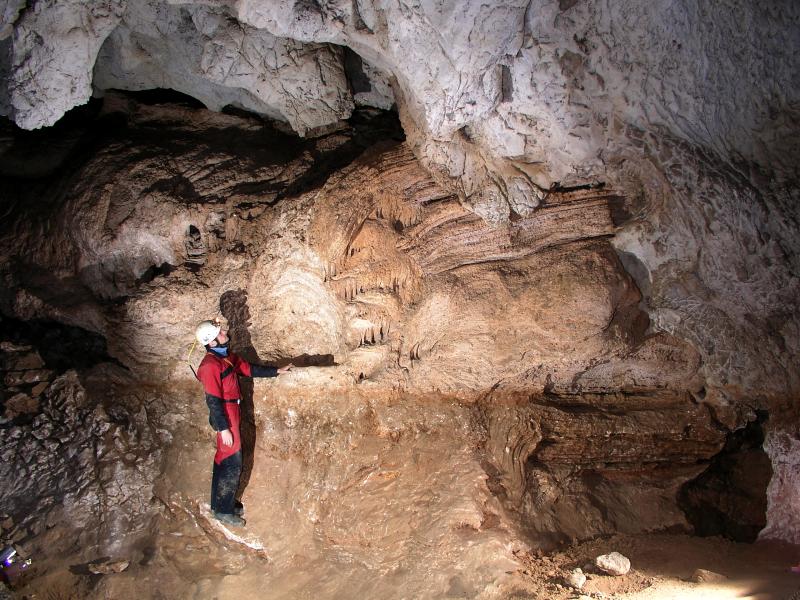 Grotte de Louoï