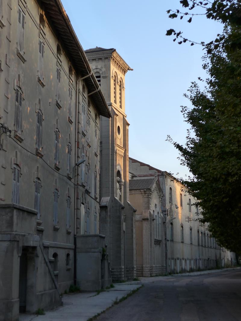 Usine de chaux - cimenterie Lafarge, chapelle Saint-Victor de la cité Blanche