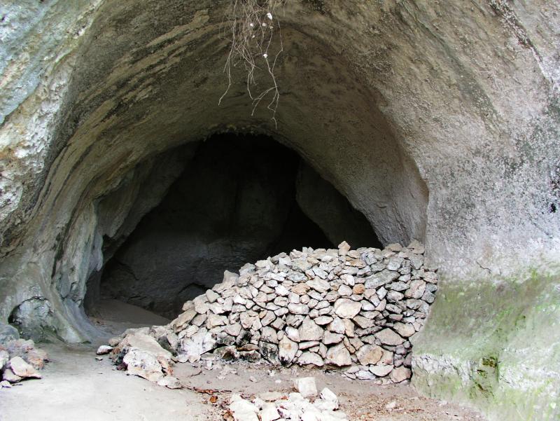 grotte Huchard ; grotte n°1 du Ranc-Pointu