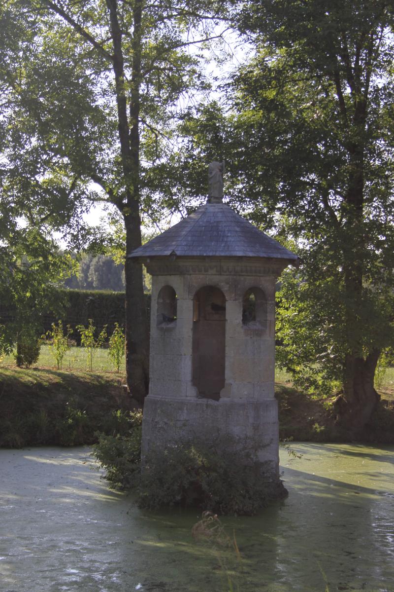 Eglise, cimetière et fontaine Saint-Pierre