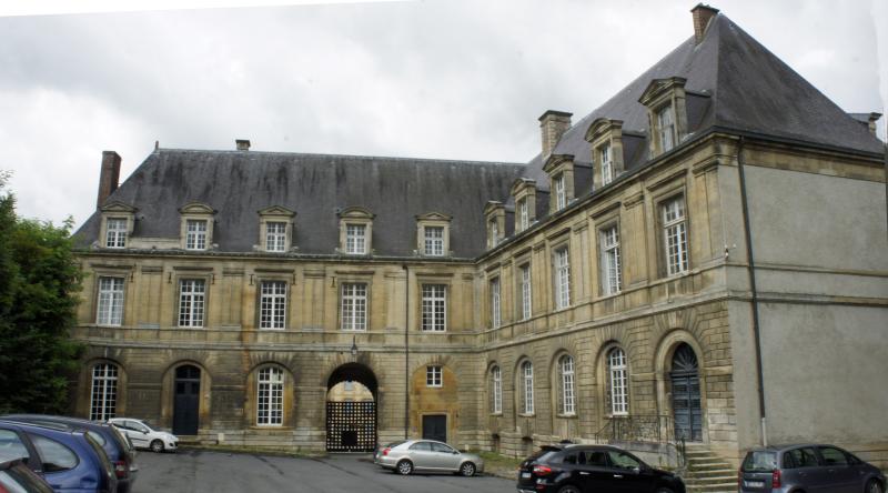 "Château-Bas", à l'entrée de la citadelle