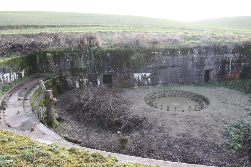 Plate-forme d'artillerie