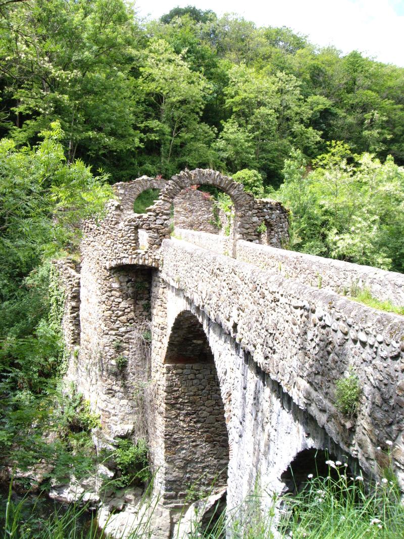 Pont du Diable sur l'Ariège, près de Mercus-Carrabet