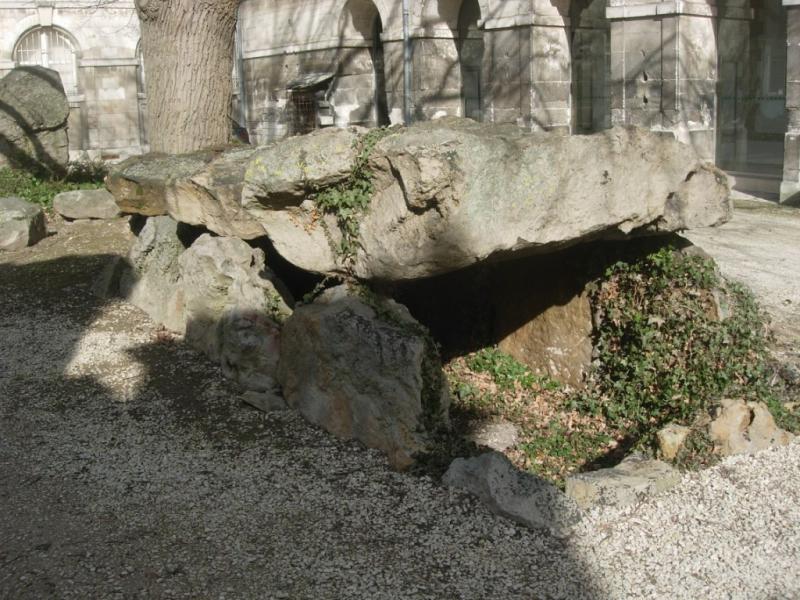Dolmen des Grèves de Fraicul