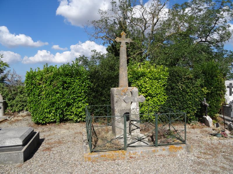 Croix de cimetière, Lavalette