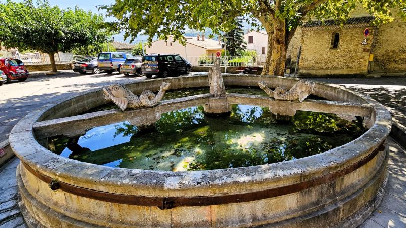 Fontaine monumentale, Montazels