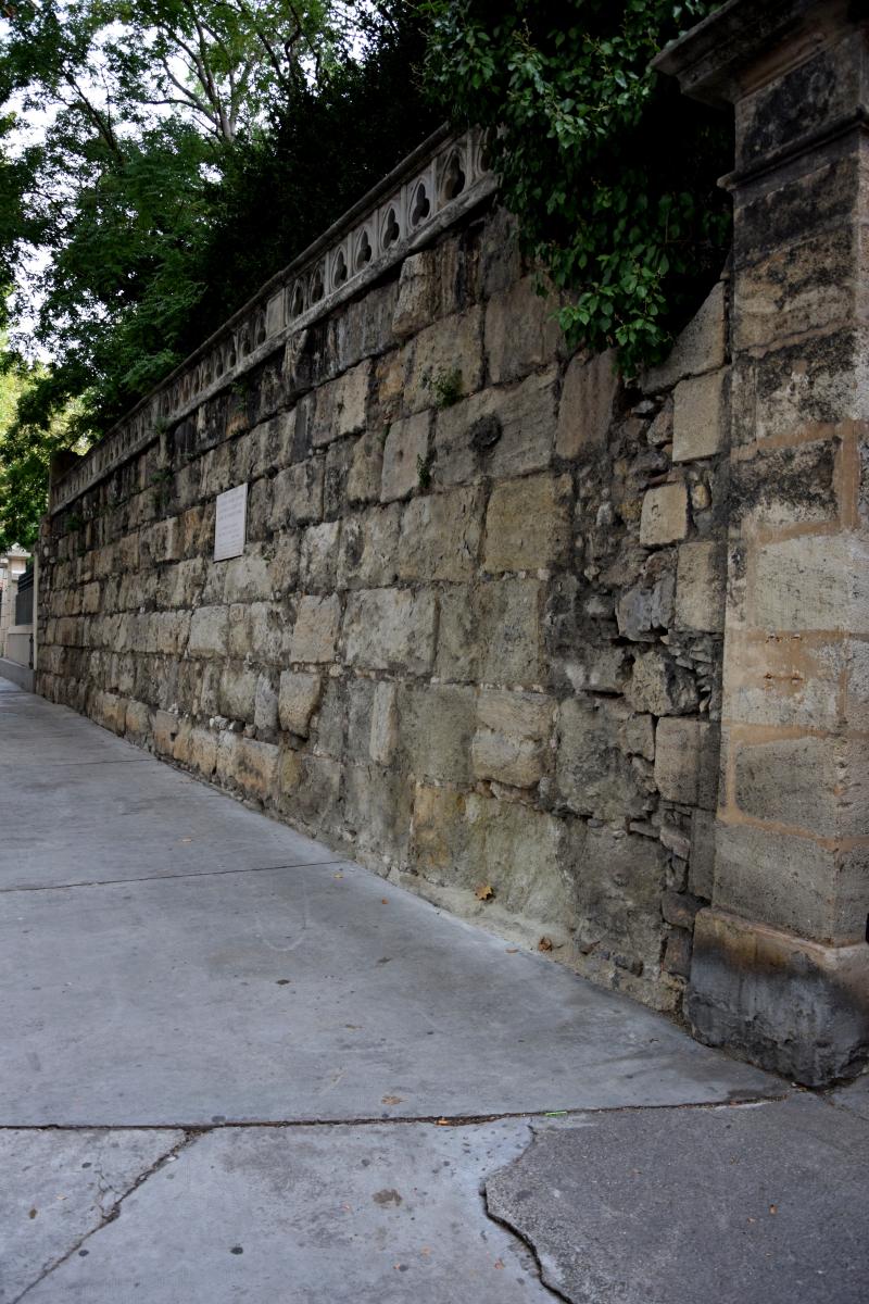 Vestiges des anciens remparts