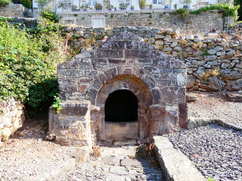 Fontaine romane de Cayssac