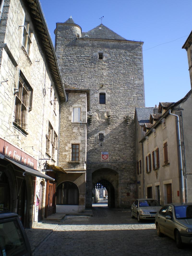 Porte de ville carrée