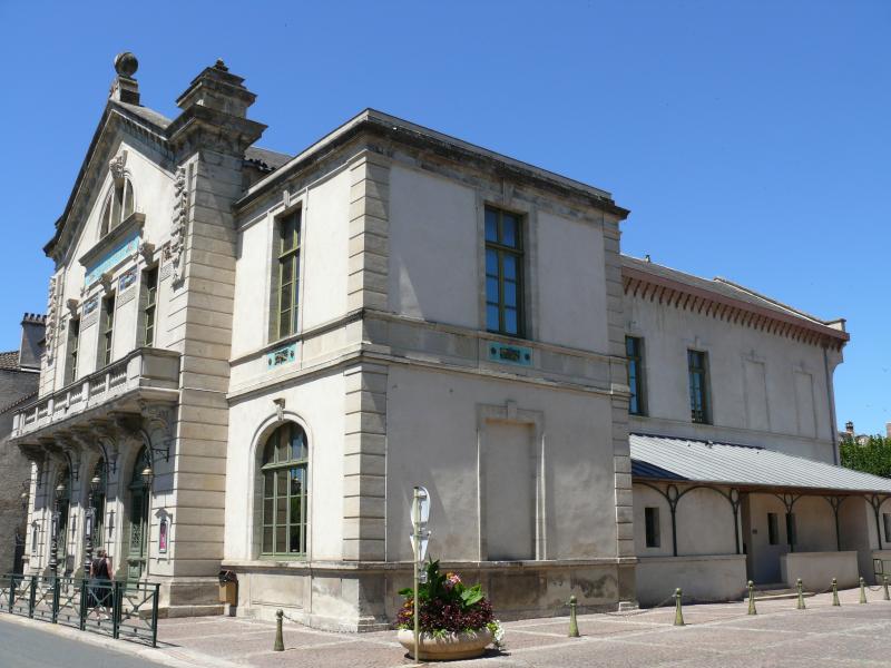 Théâtre municipal (ancienne salle des fêtes)
