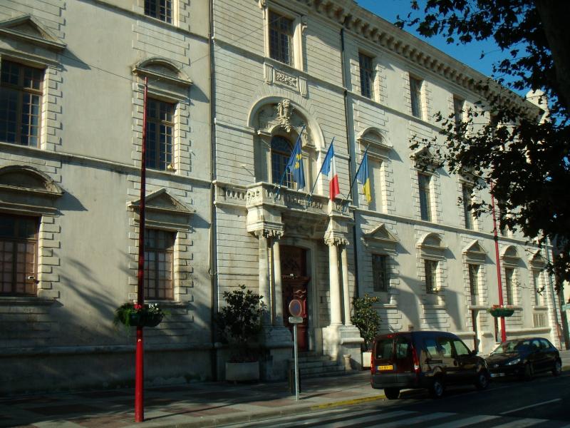 Ancien château des Covet de Marignane, actuel hôtel de ville