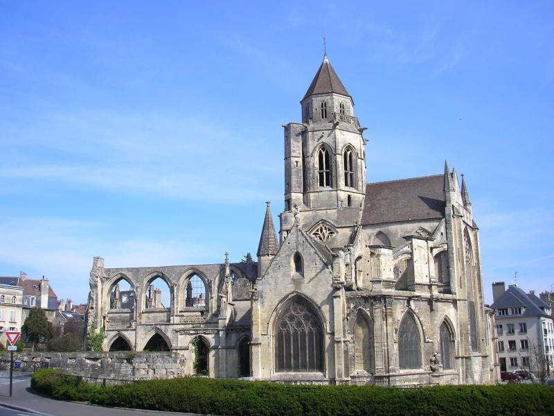 Ancienne église de Saint-Etienne-le-Vieux, actuellement magasin communal