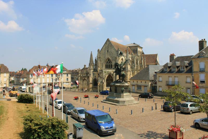 Place Guillaume-le-Conquérant, Falaise