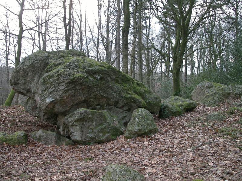 Dolmen dit Pierre Dialan, Dialan-sur-Chaîne