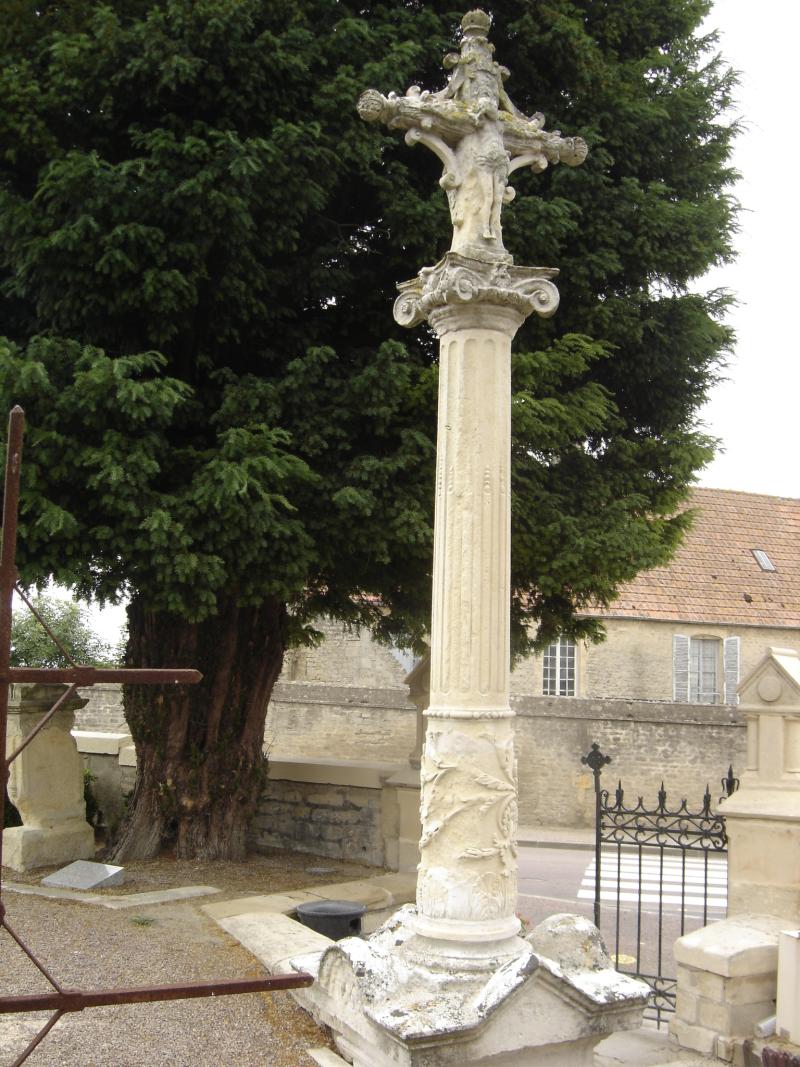 Croix en pierre