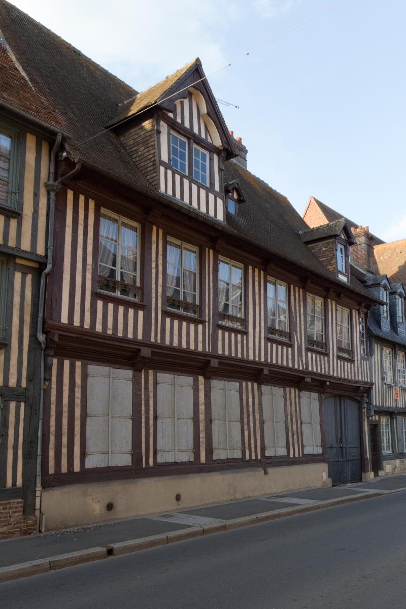 Maison, Pont-L'évêque