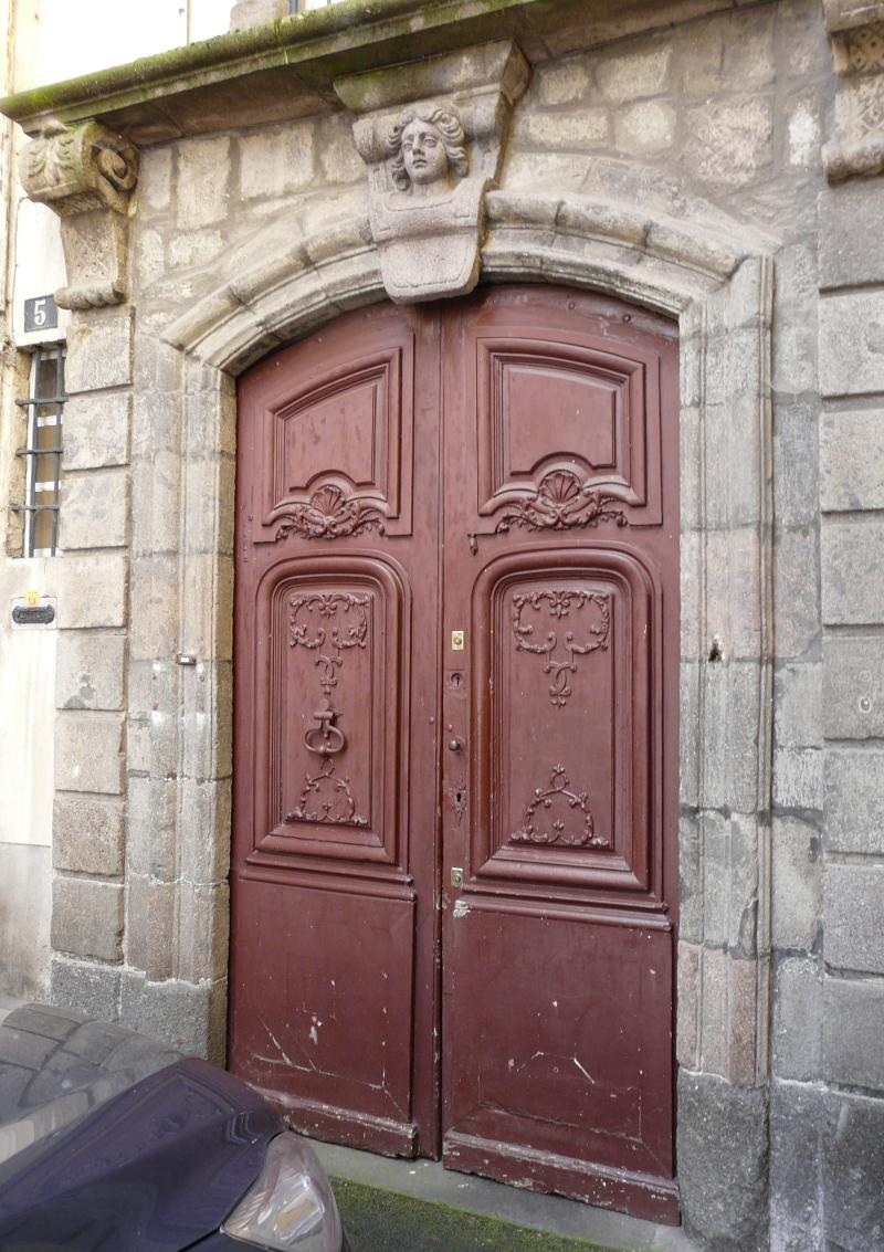 Immeuble situé au fond de l'impasse Vermenouze