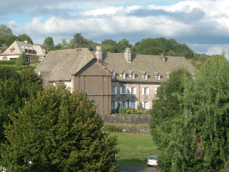 Hospice de Salers ou Fondation Lizet ou maison des Missionnaires