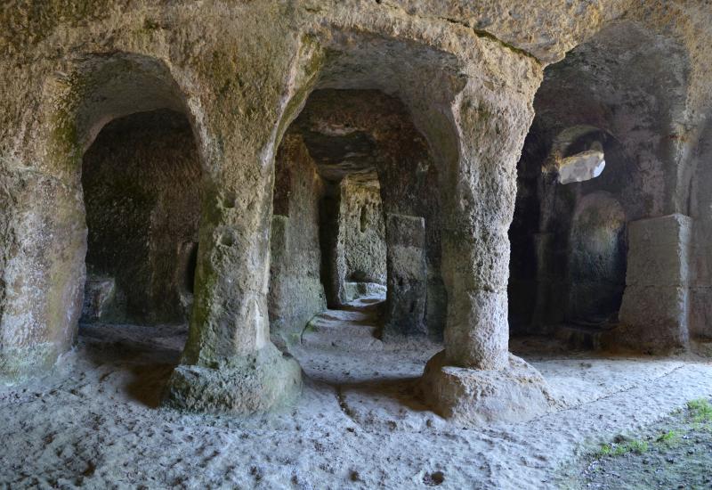 Eglise souterraine monolithe dite chapelle Saint-Georges