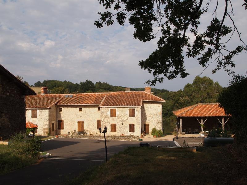 Haut fourneau de Puiraveau (ou Puyravaud)