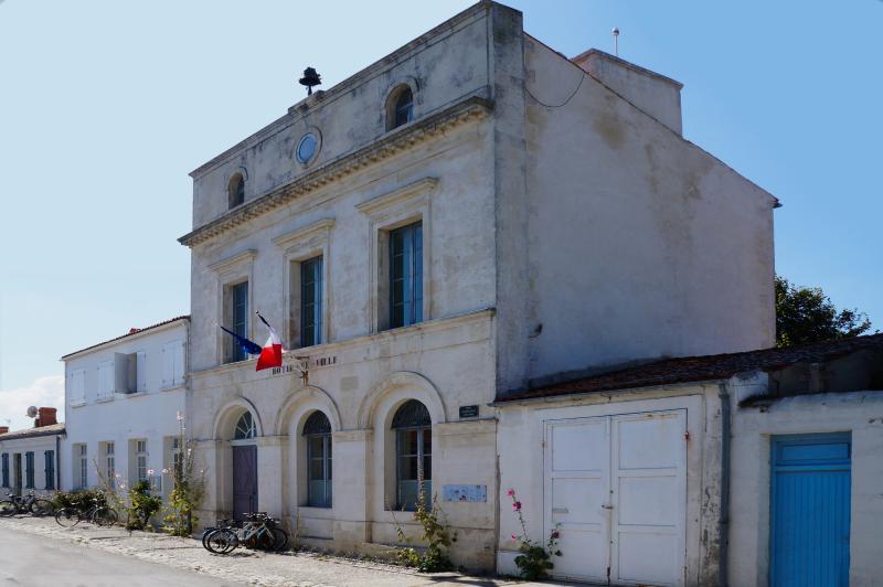 Hôtel de ville et bâtiments voisins appartenant à la commune, Île-D'aix
