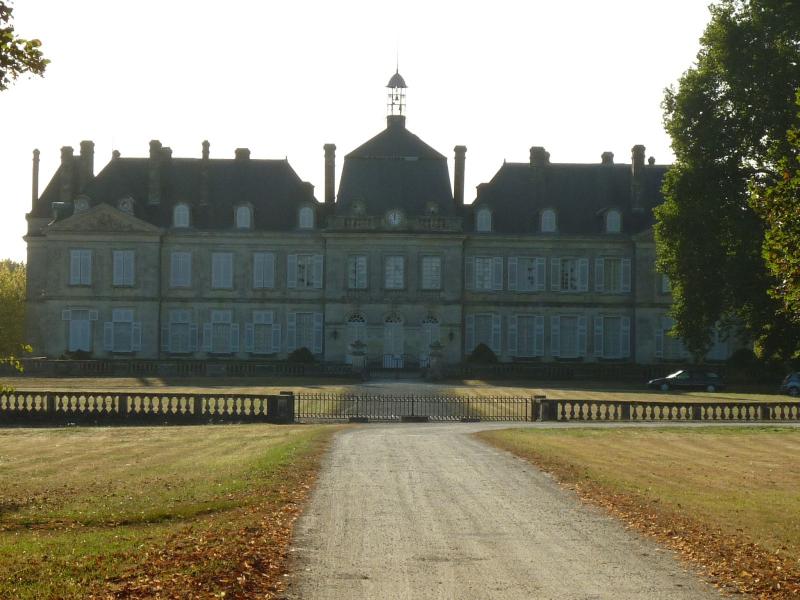 Château de Plassac (également sur commune de Saint-Genis-de-Saintonge)