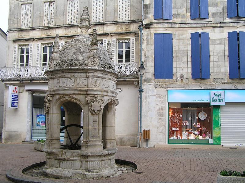 Fontaine du Pilori, Saint-Jean-D'angély