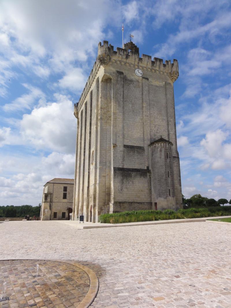 Ancien château de Pons