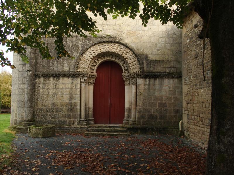 Eglise Saint-Pierre-ès-Liens, Saint-Pierre-De-L'isle