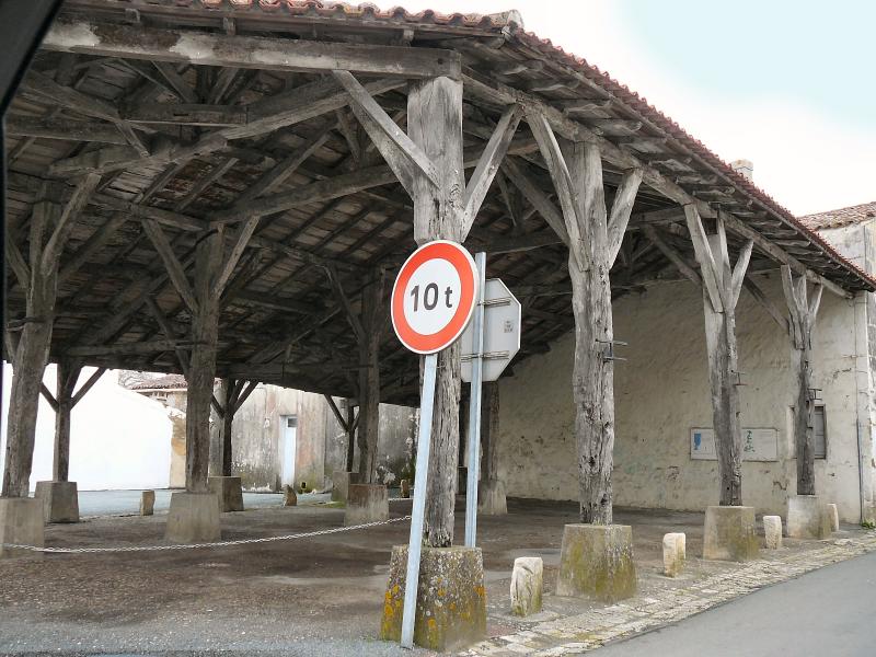 Halle, Saint-Jean-D'angle