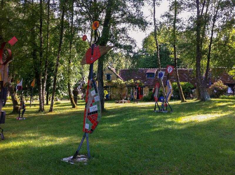 Ensemble bâti par le céramiste Jean Linard (1931 - 2010)