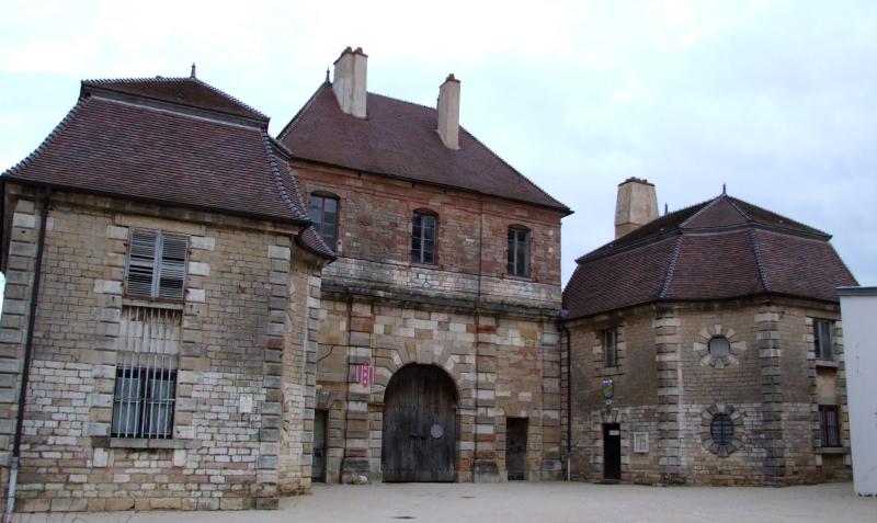 Porte Royale dite aussi Tour du Cygne, Auxonne