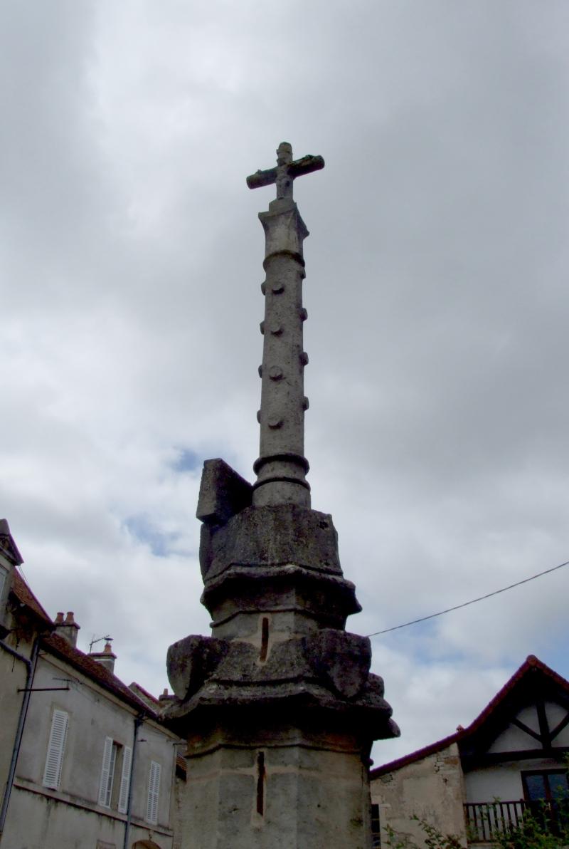 Croix, Baigneux-Les-Juifs