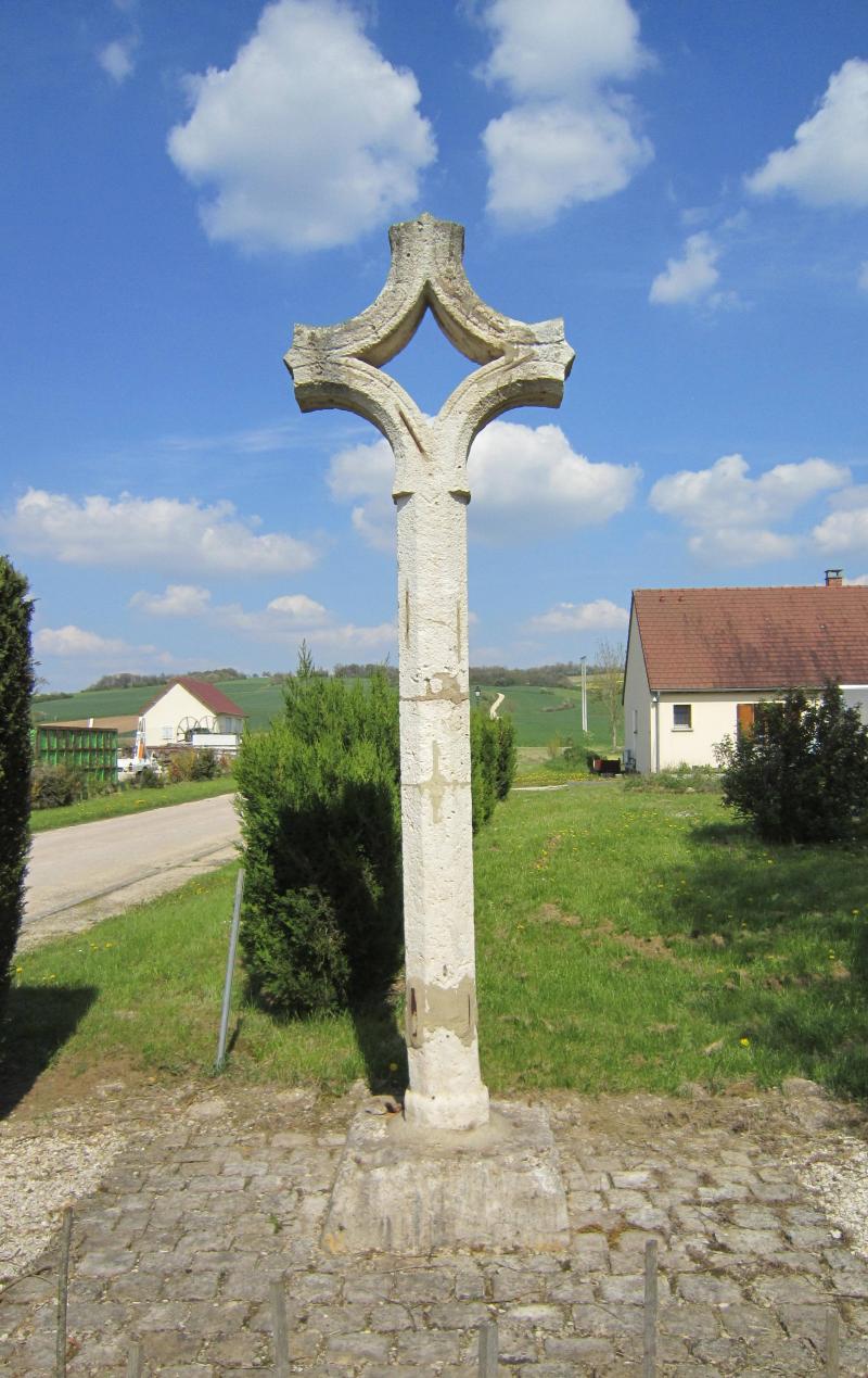 Croix en pierre, Charrey-sur-Seine